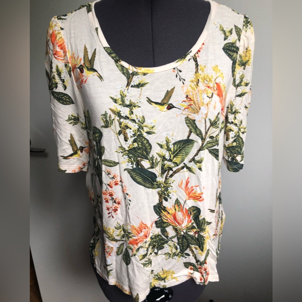 No Brand Tag | Floral T-Shirt | Soft | XS